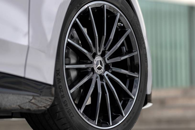 Mercedes-Benz C-Serisi Elektrikli: Güç, Menzil ve Şarj - fotoğraf 10