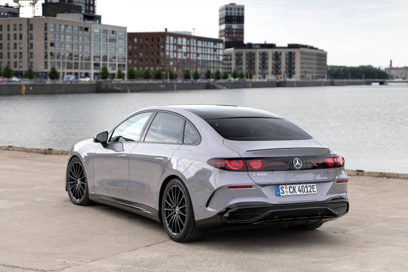 Mercedes-Benz C-Serisi Elektrikli: Güç, Menzil ve Şarj - fotoğraf 2
