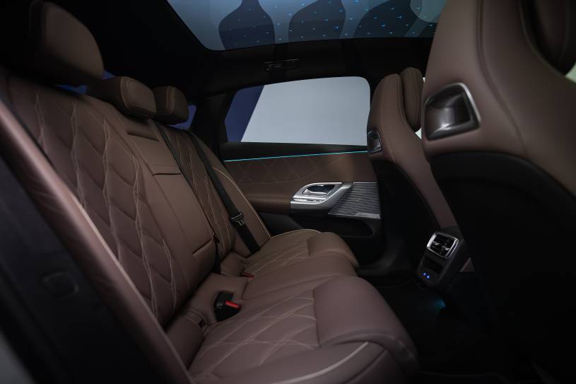 Mercedes-Benz C-Serisi Elektrikli: Güç, Menzil ve Şarj - fotoğraf 5