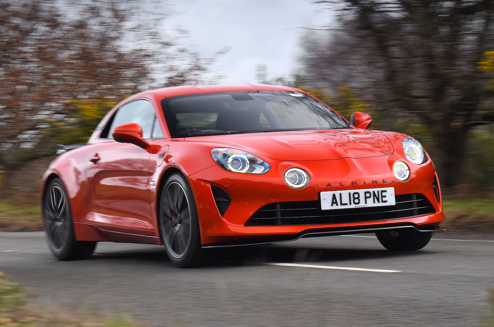 Alpine A110: Hafifliğiyle Öne Çıkan Spor Otomobil İncelemesi - fotoğraf 5