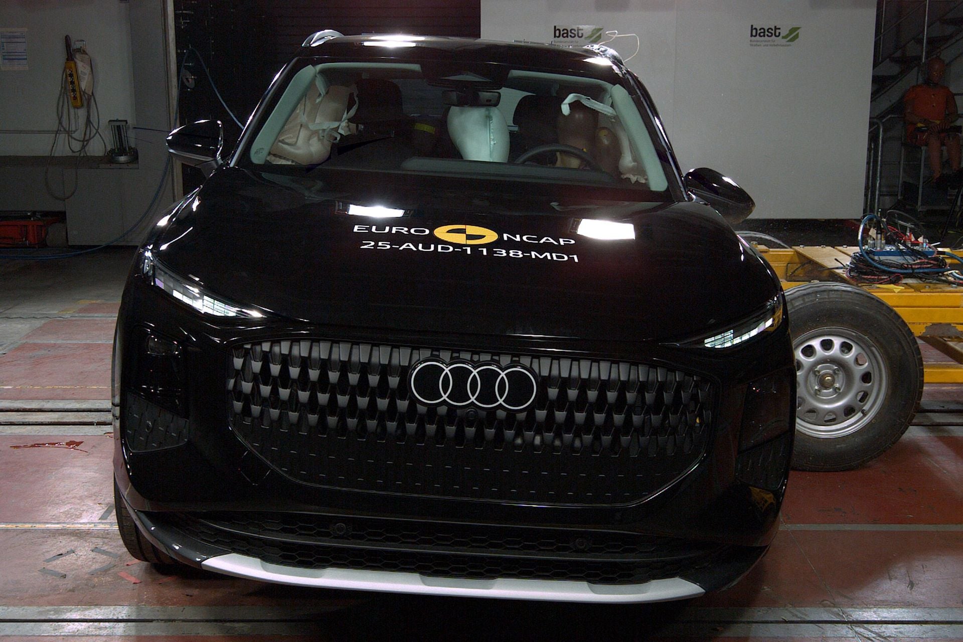 Audi Q3 2027 Testi: S line Sürüşü ve Kabin Notları - fotoğraf 24