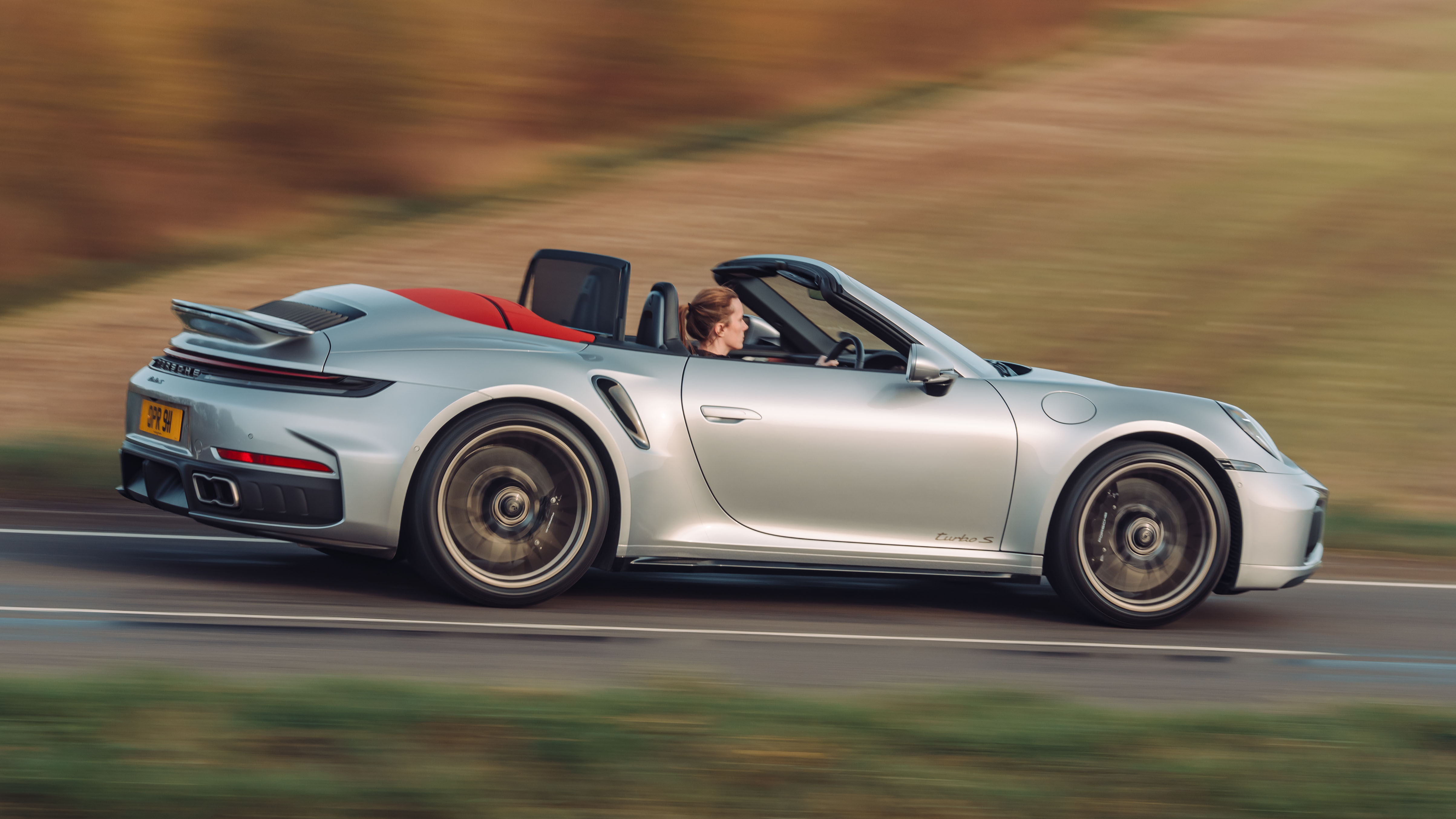 Porsche 911 Turbo S Cabriolet: 711 PS Hibrit Performansı - fotoğraf 7