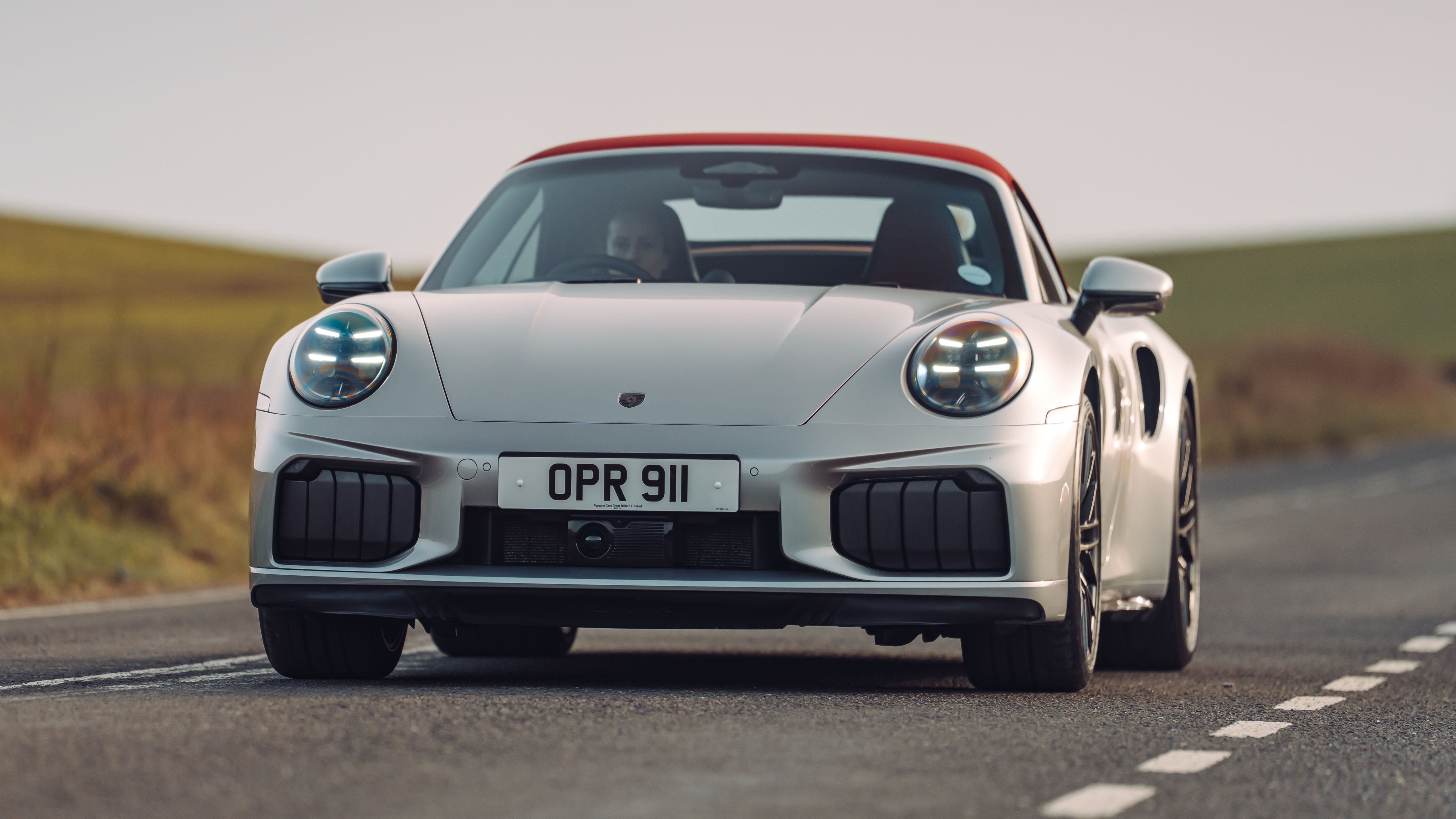 Porsche 911 Turbo S Cabriolet: 711 PS Hibrit Performansı - fotoğraf 3