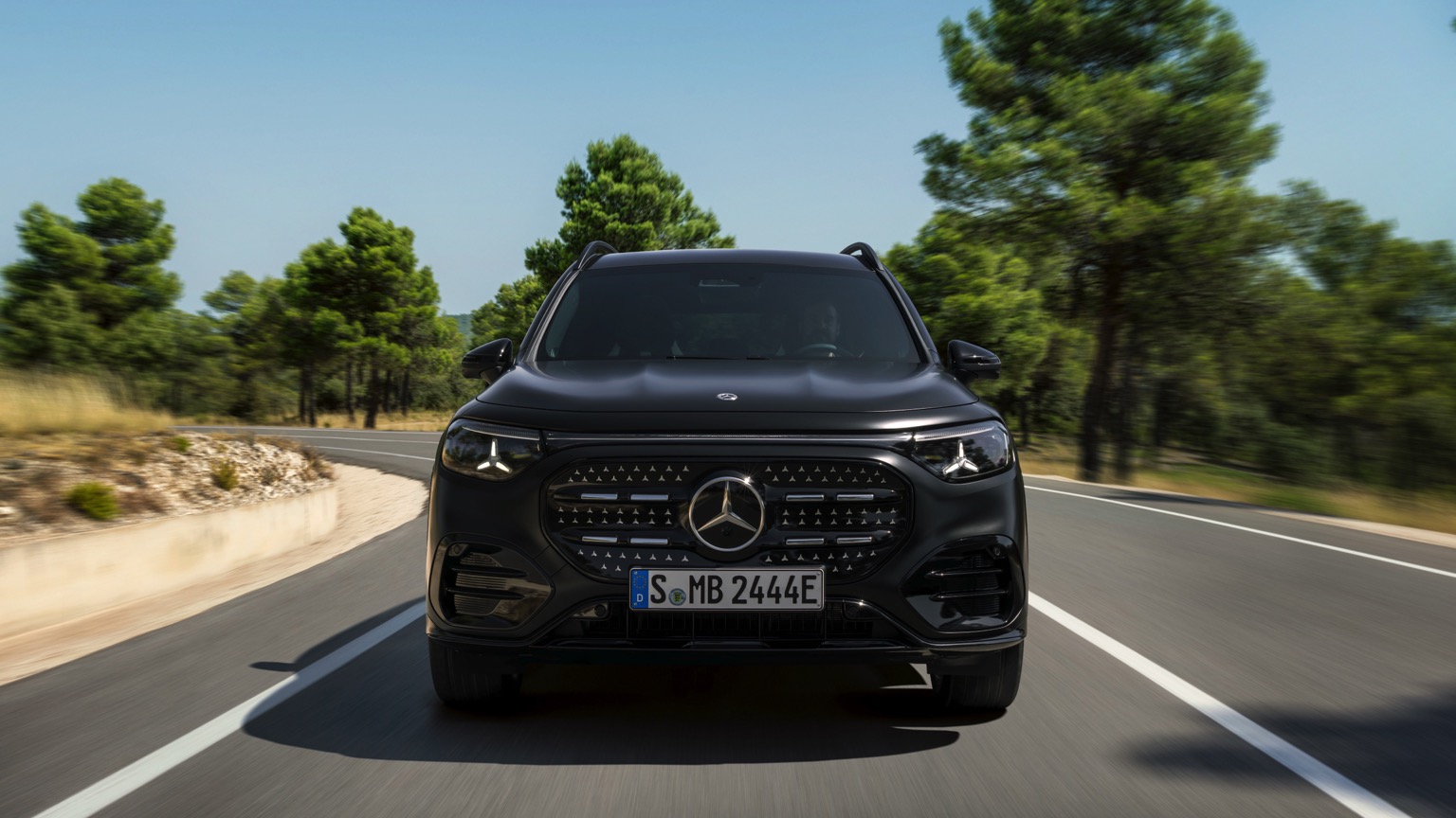 Mercedes-Benz GLB 250: 527 km WLTP ve 272 PS Motor - fotoğraf 16