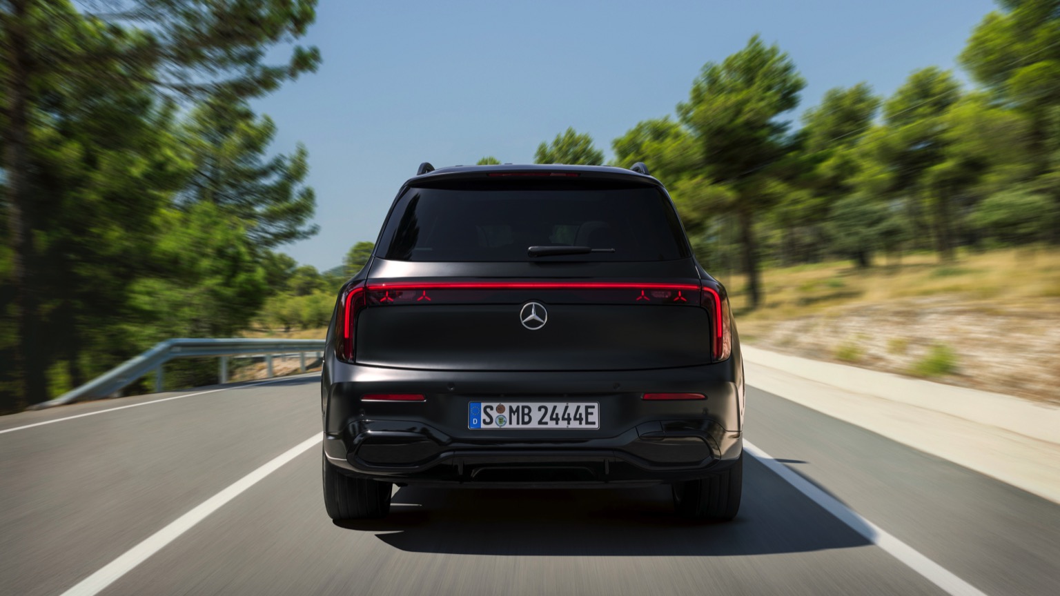 Mercedes-Benz GLB 250: 527 km WLTP ve 272 PS Motor - fotoğraf 17
