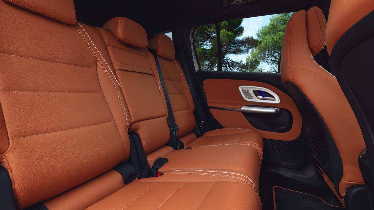 Mercedes-Benz GLB 250: 527 km WLTP ve 272 PS Motor - fotoğraf 38