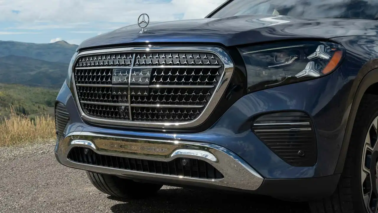 Yeni Mercedes-Benz GLS 2027: Yeni V8 ve 7 Koltuklu SUV - fotoğraf 11