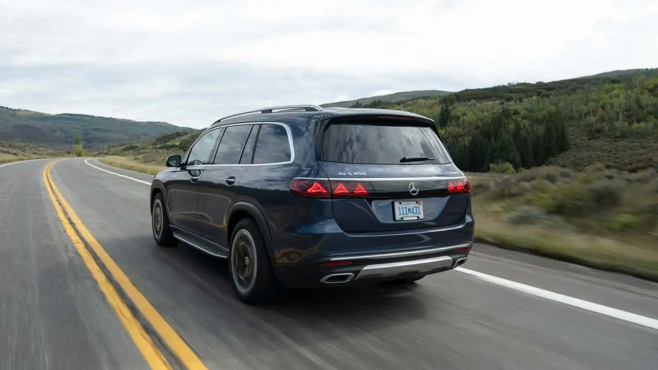 Yeni Mercedes-Benz GLS 2027: Yeni V8 ve 7 Koltuklu SUV - fotoğraf 5