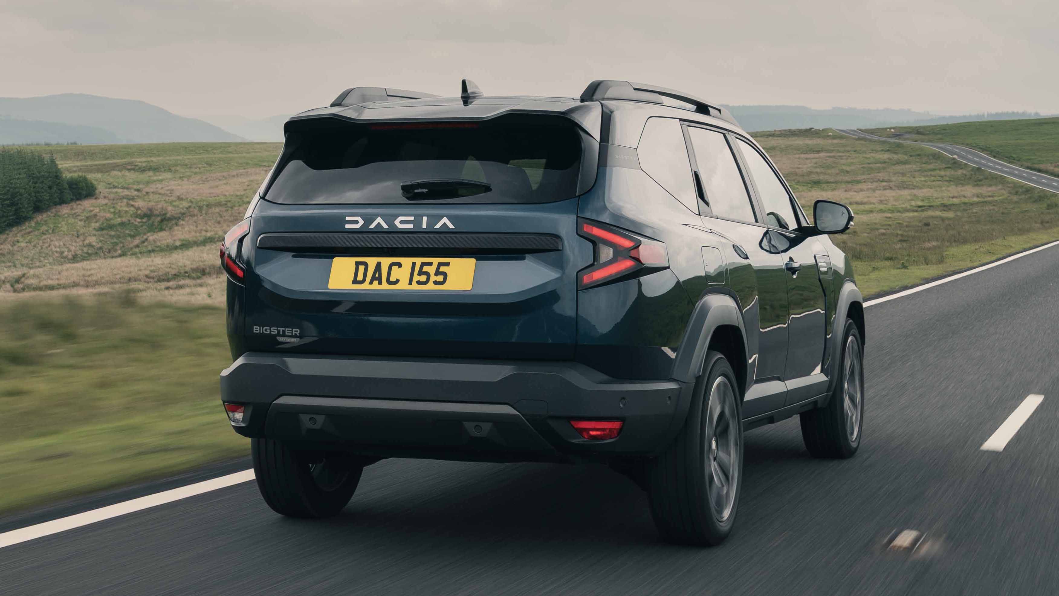Dacia Bigster İncelemesi: Hibrit Motor ve 677 Litre Bagaj - fotoğraf 5