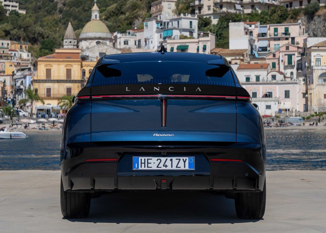 Lancia Gamma 2027 İncelemesi: Türkiye’ye Gelecek mi? - fotoğraf 5