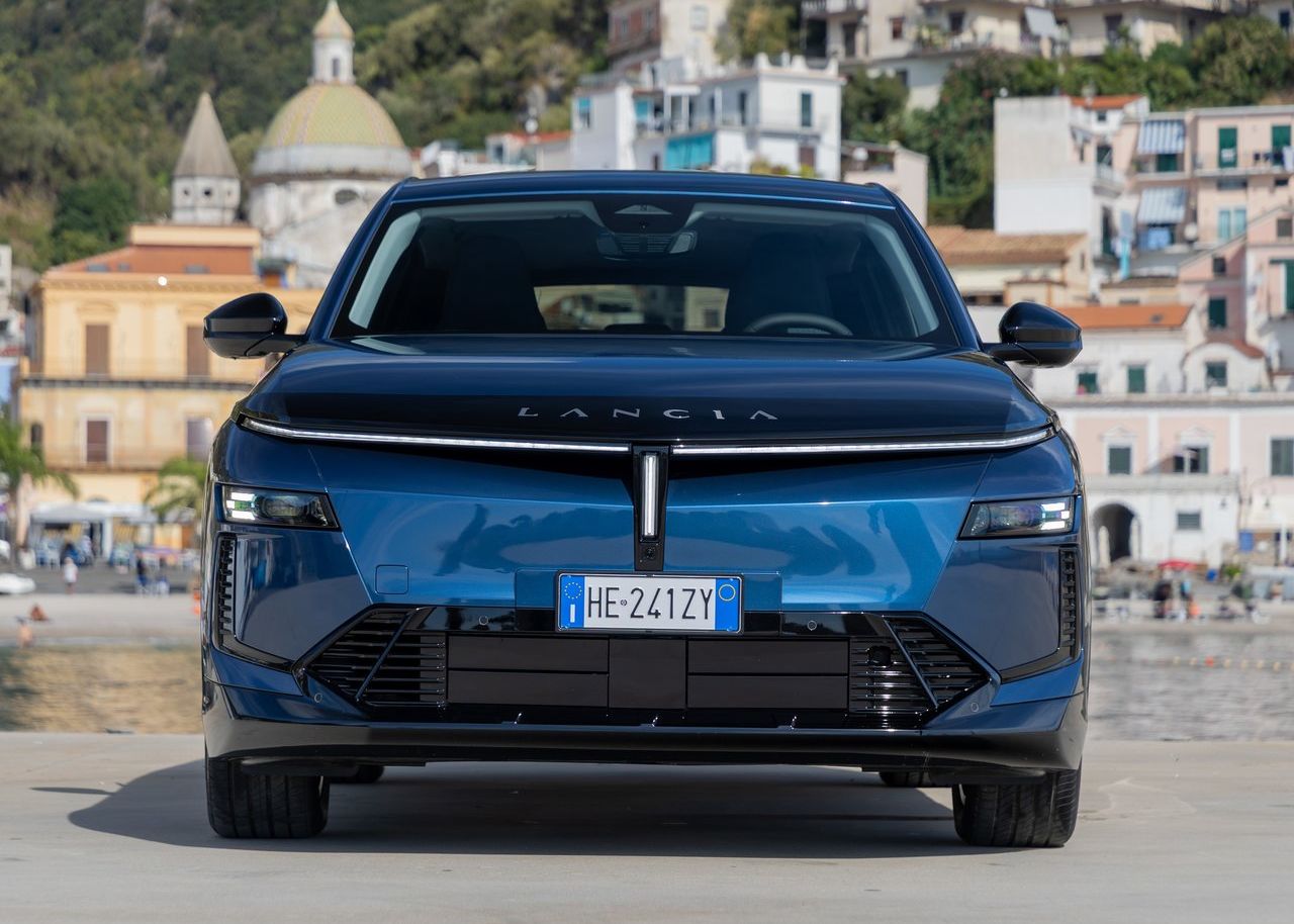 Lancia Gamma 2027 İncelemesi: Türkiye’ye Gelecek mi? - fotoğraf 4