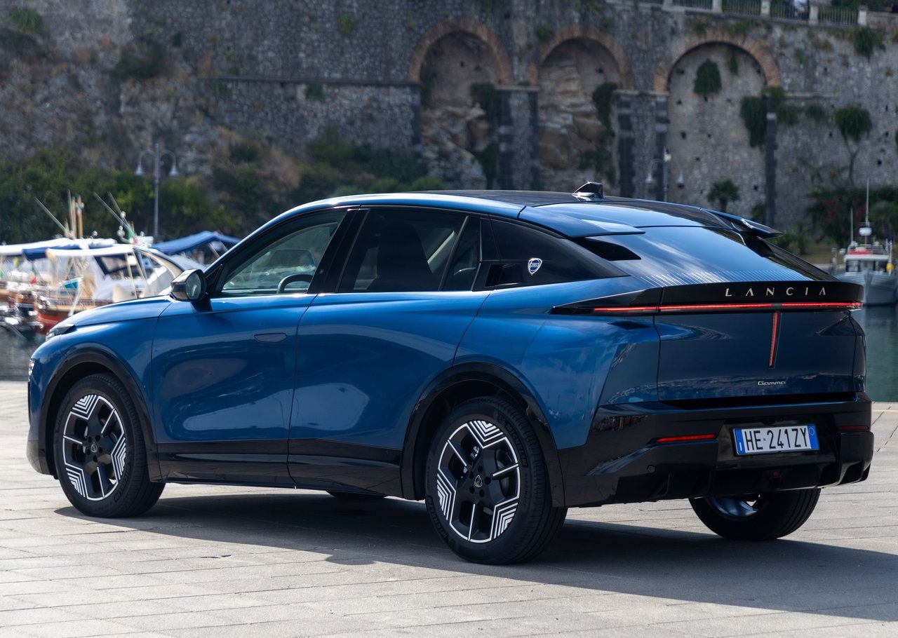 Lancia Gamma 2027 İncelemesi: Türkiye’ye Gelecek mi? - fotoğraf 2