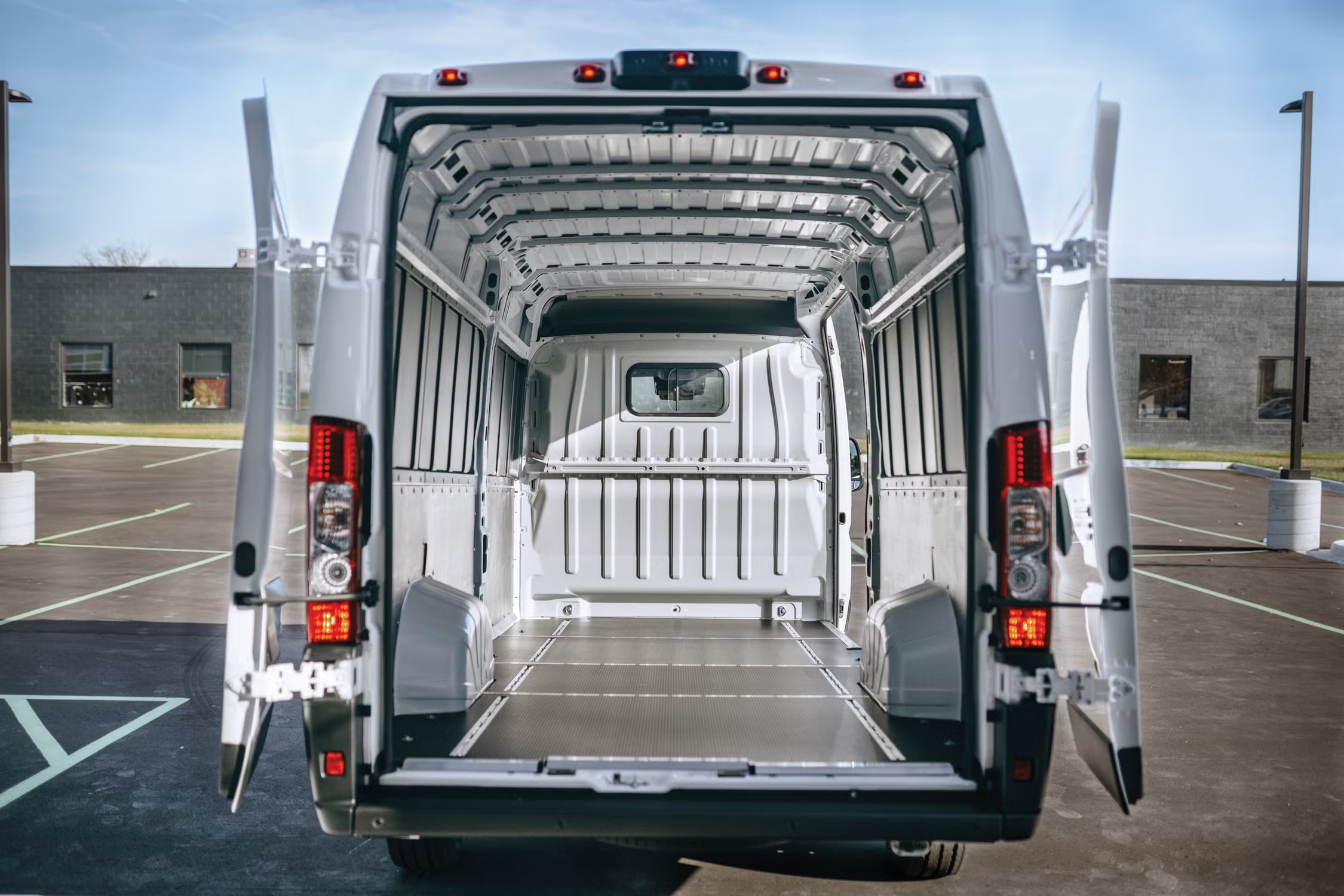 Ram ProMaster EV Elektrikli Van Özellikleri Nasıl? - fotoğraf 10