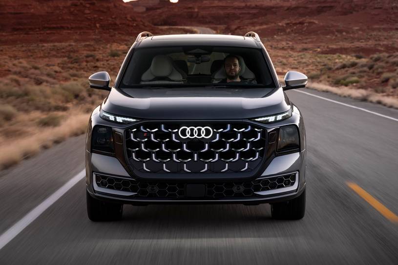 2027 Audi SQ9 Benzinli SUV Motor Gücü ve Performansı Nasıl? - fotoğraf 15