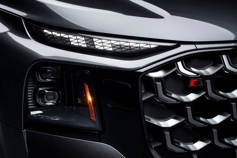 2027 Audi SQ9 Benzinli SUV Motor Gücü ve Performansı Nasıl? - fotoğraf 19
