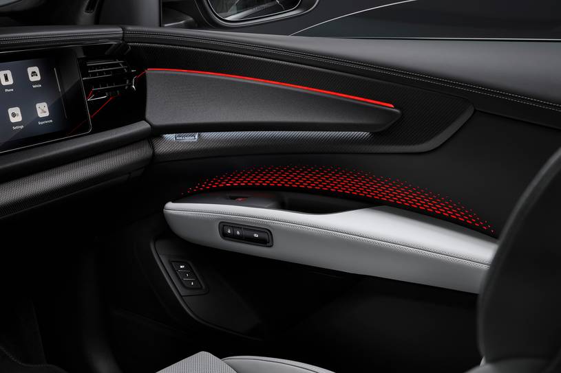 2027 Audi SQ9 Benzinli SUV Motor Gücü ve Performansı Nasıl? - fotoğraf 25