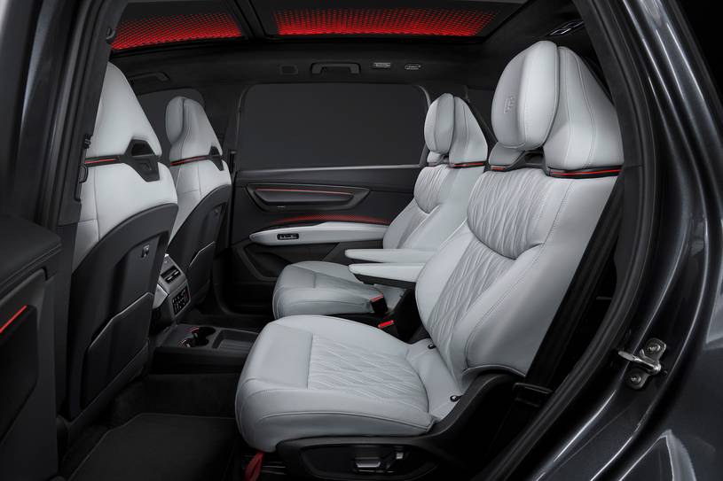2027 Audi SQ9 Benzinli SUV Motor Gücü ve Performansı Nasıl? - fotoğraf 27
