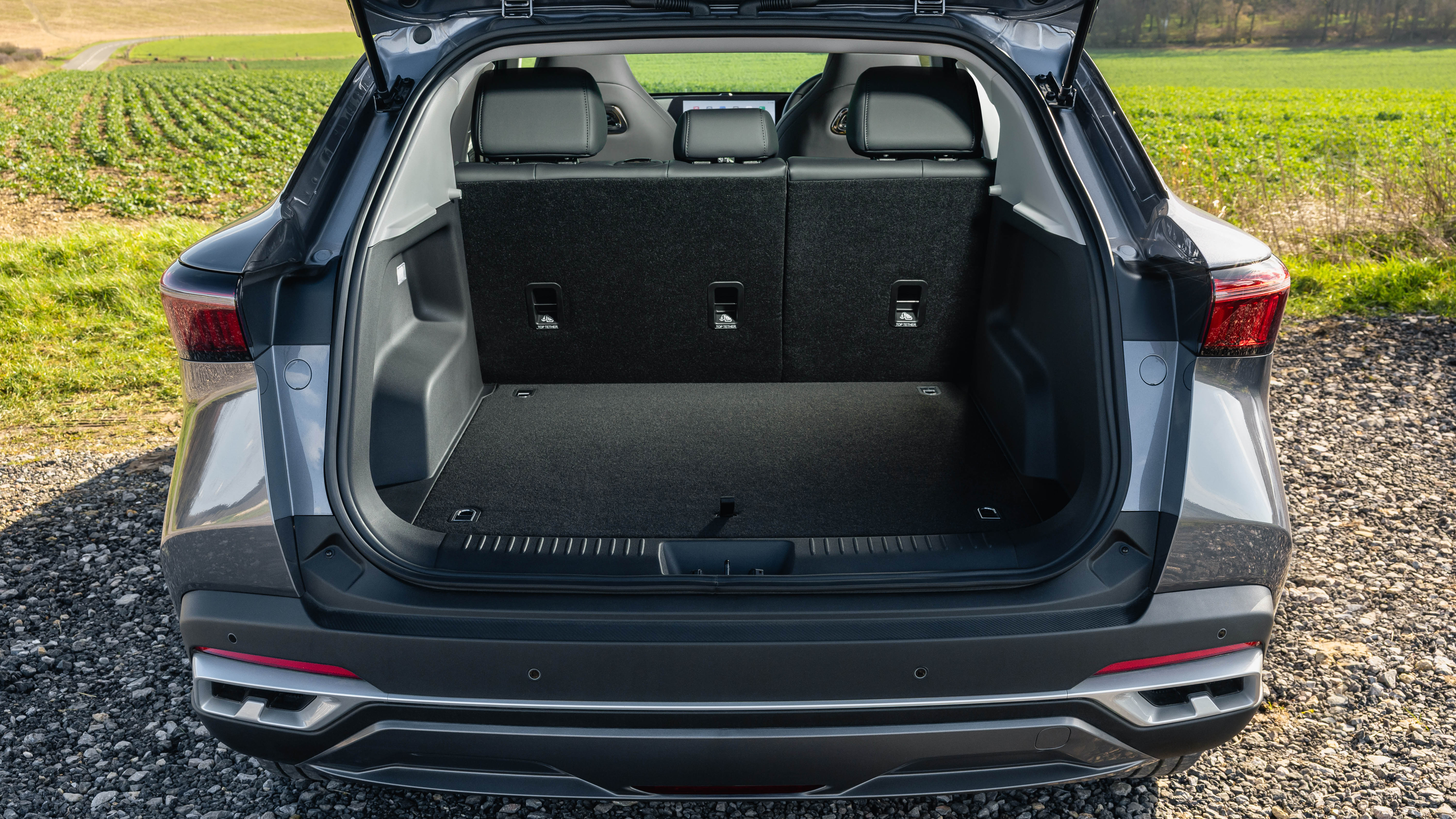 Omoda E5 Elektrikli SUV Menzil Ve Şarj Özellikleri - fotoğraf 13