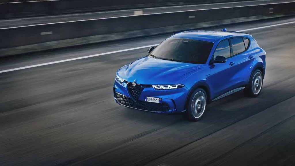 Alfa Romeo Tonale Incelemesi: Benzinli SUV Ne Sunuyor? - fotoğraf 16
