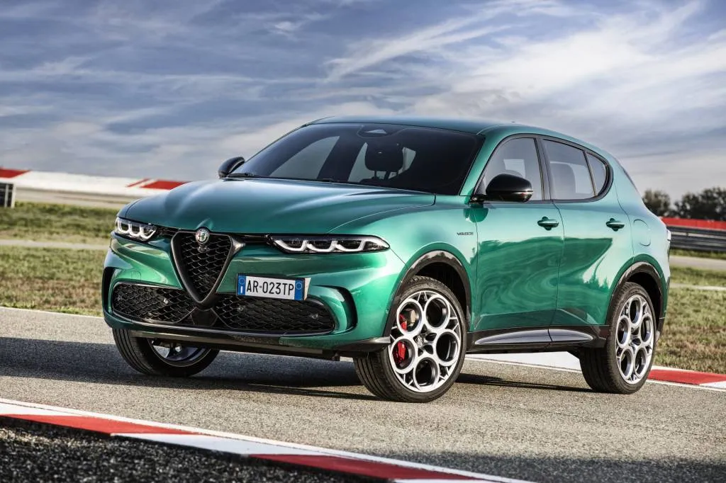 Alfa Romeo Tonale Incelemesi: Benzinli SUV Ne Sunuyor? - fotoğraf 28