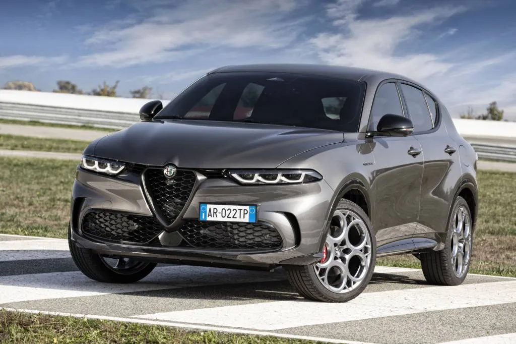 Alfa Romeo Tonale Incelemesi: Benzinli SUV Ne Sunuyor? - fotoğraf 34