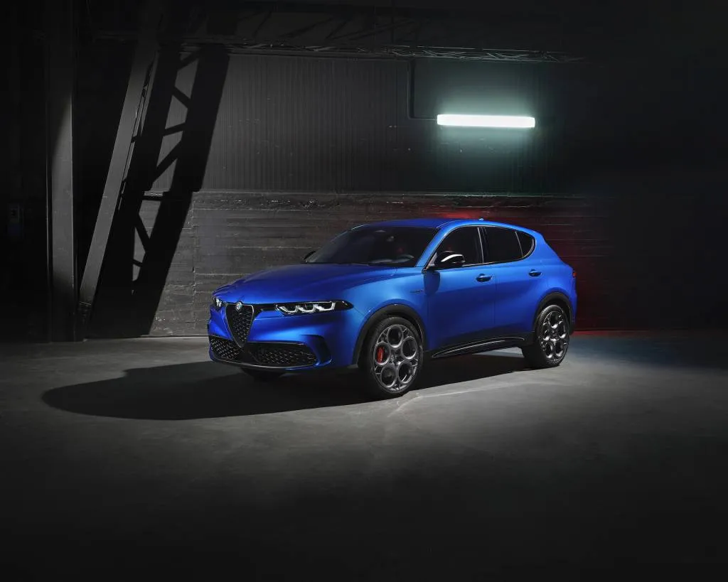 Alfa Romeo Tonale Incelemesi: Benzinli SUV Ne Sunuyor? - fotoğraf 9
