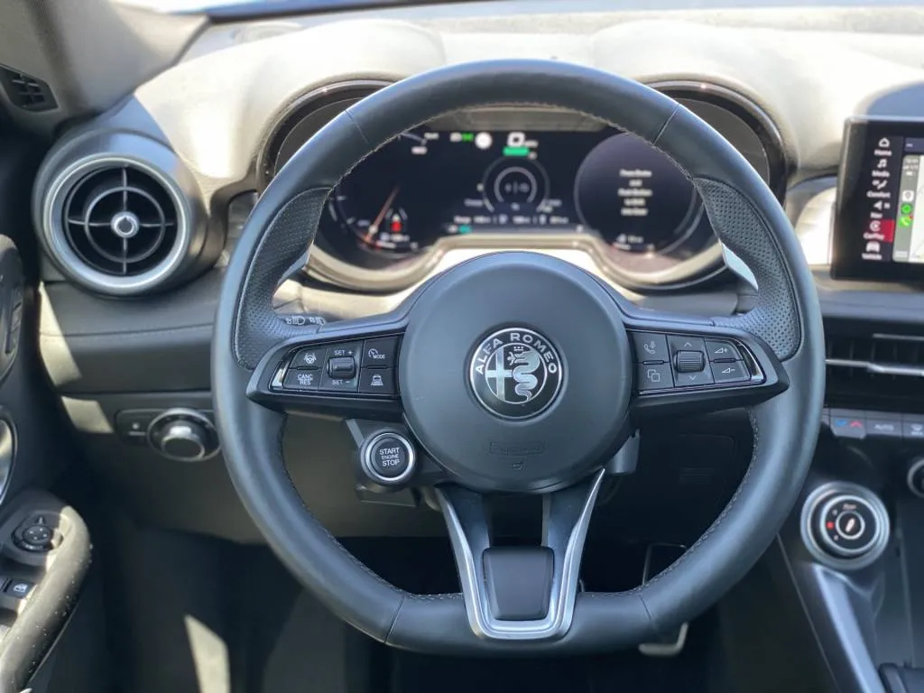 Alfa Romeo Tonale Incelemesi: Benzinli SUV Ne Sunuyor? - fotoğraf 90