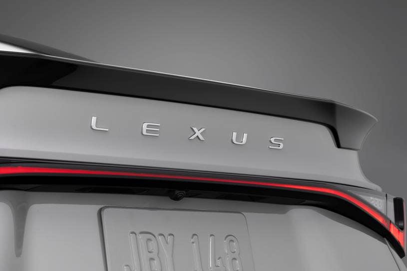 Lexus IS Benzinli Türkiye’de Satışta mı? - fotoğraf 11
