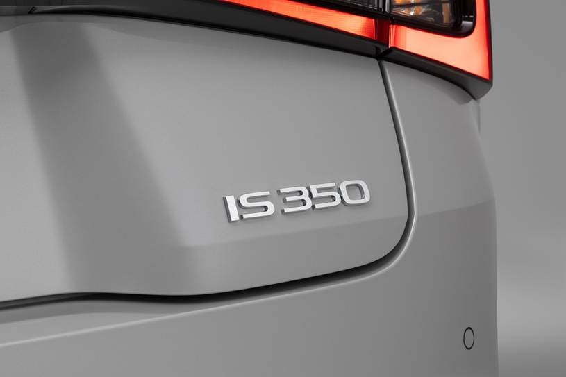 Lexus IS Benzinli Türkiye’de Satışta mı? - fotoğraf 12