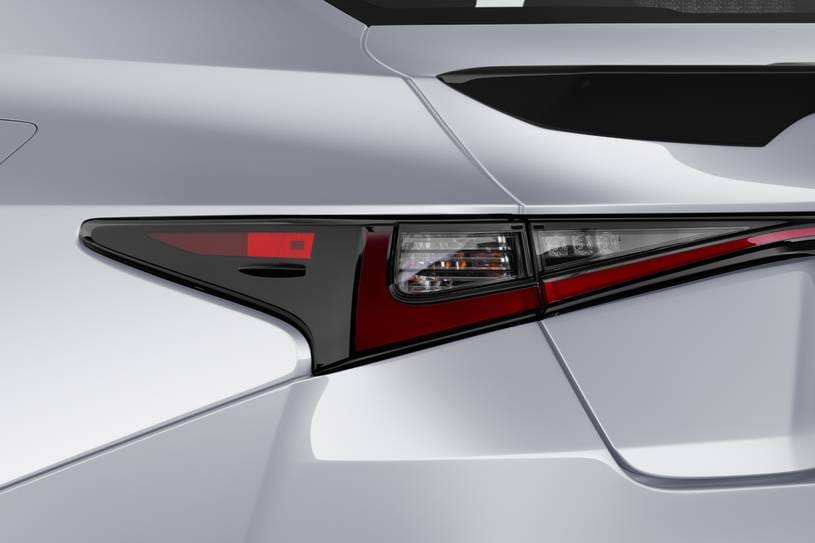 Lexus IS Benzinli Türkiye’de Satışta mı? - fotoğraf 16