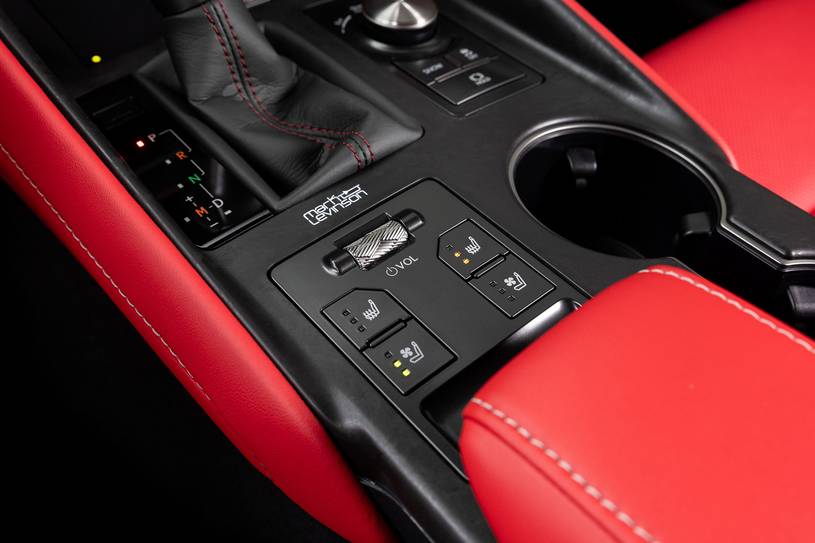 Lexus IS Benzinli Türkiye’de Satışta mı? - fotoğraf 23