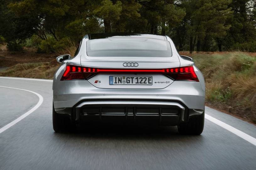 2026 Audi S e-tron GT İncelemesi: Güç ve Menzil - fotoğraf 20