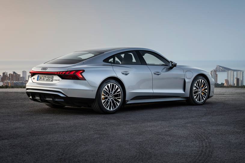 2026 Audi S e-tron GT İncelemesi: Güç ve Menzil - fotoğraf 7