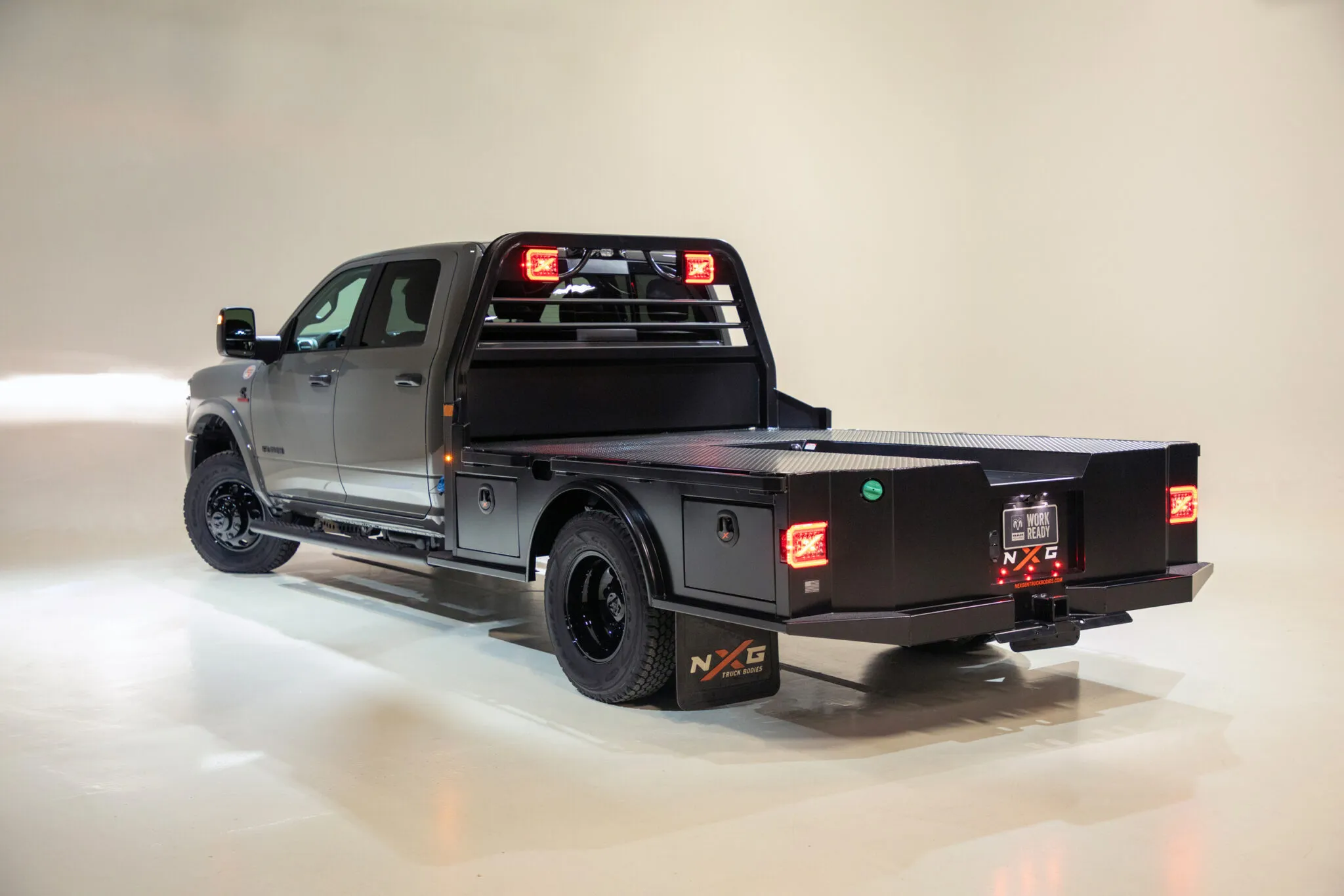 2027 Ram Chassis Cab Night Edition Benzinli mi Dizel mi? - fotoğraf 4