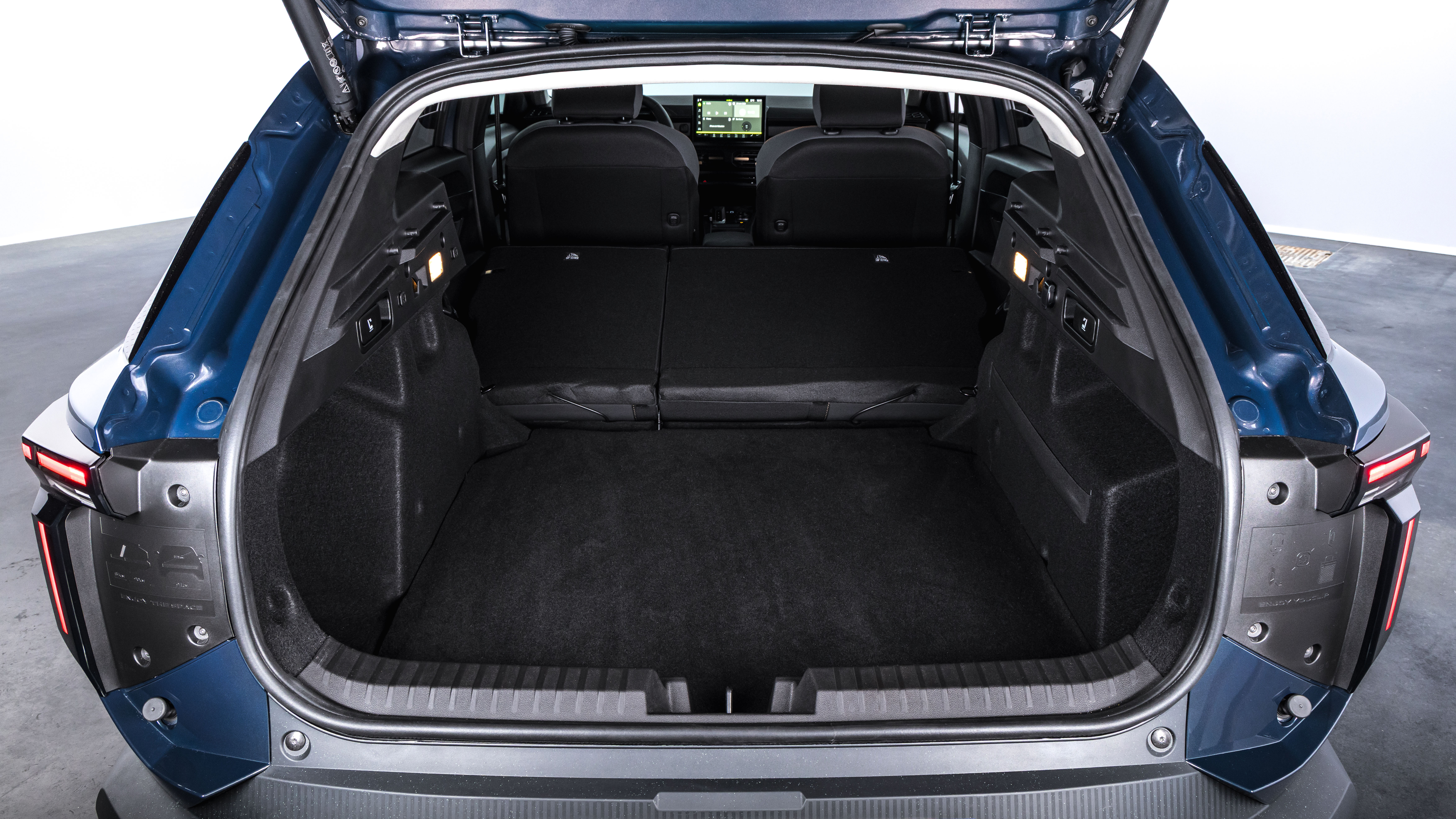 2027 Dacia Striker Hibrit Türkiye'de Satışta mı? - fotoğraf 18