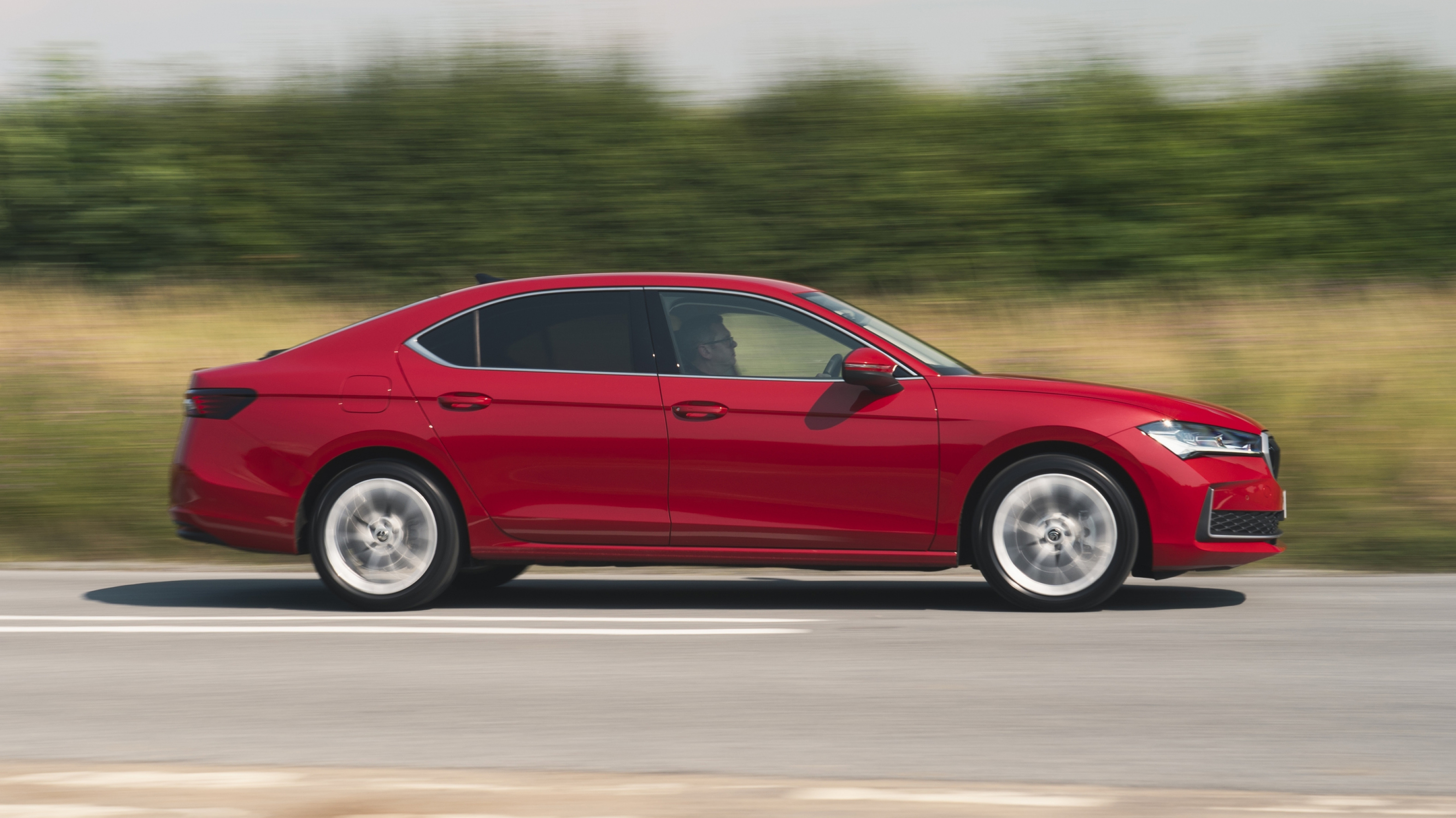 2026 Skoda Superb Hibrit Kimler İçin Uygun? - fotoğraf 12