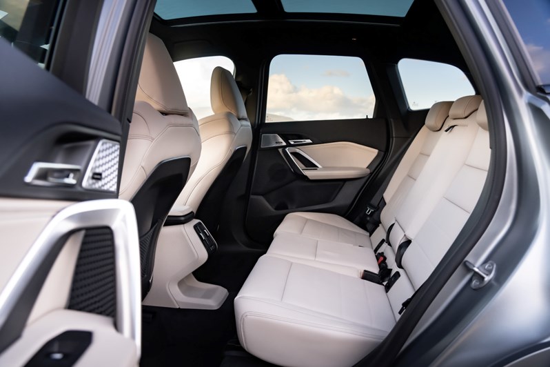 2026 BMW X1 Benzinli SUV Kimlere Uygun? - fotoğraf 11