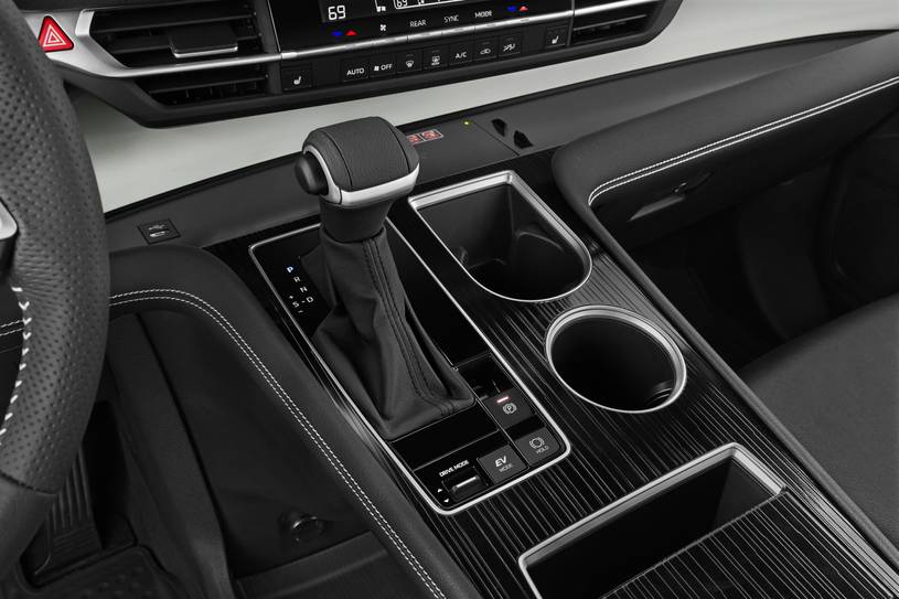 2026 Toyota Sienna Hibrit Aile Kullanımına Uygun mu? - fotoğraf 31