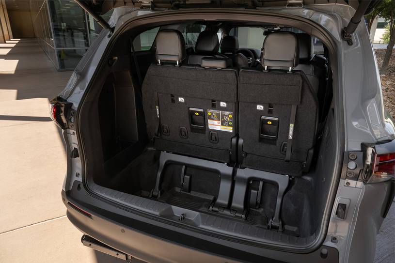 2026 Toyota Sienna Hibrit Aile Kullanımına Uygun mu? - fotoğraf 49