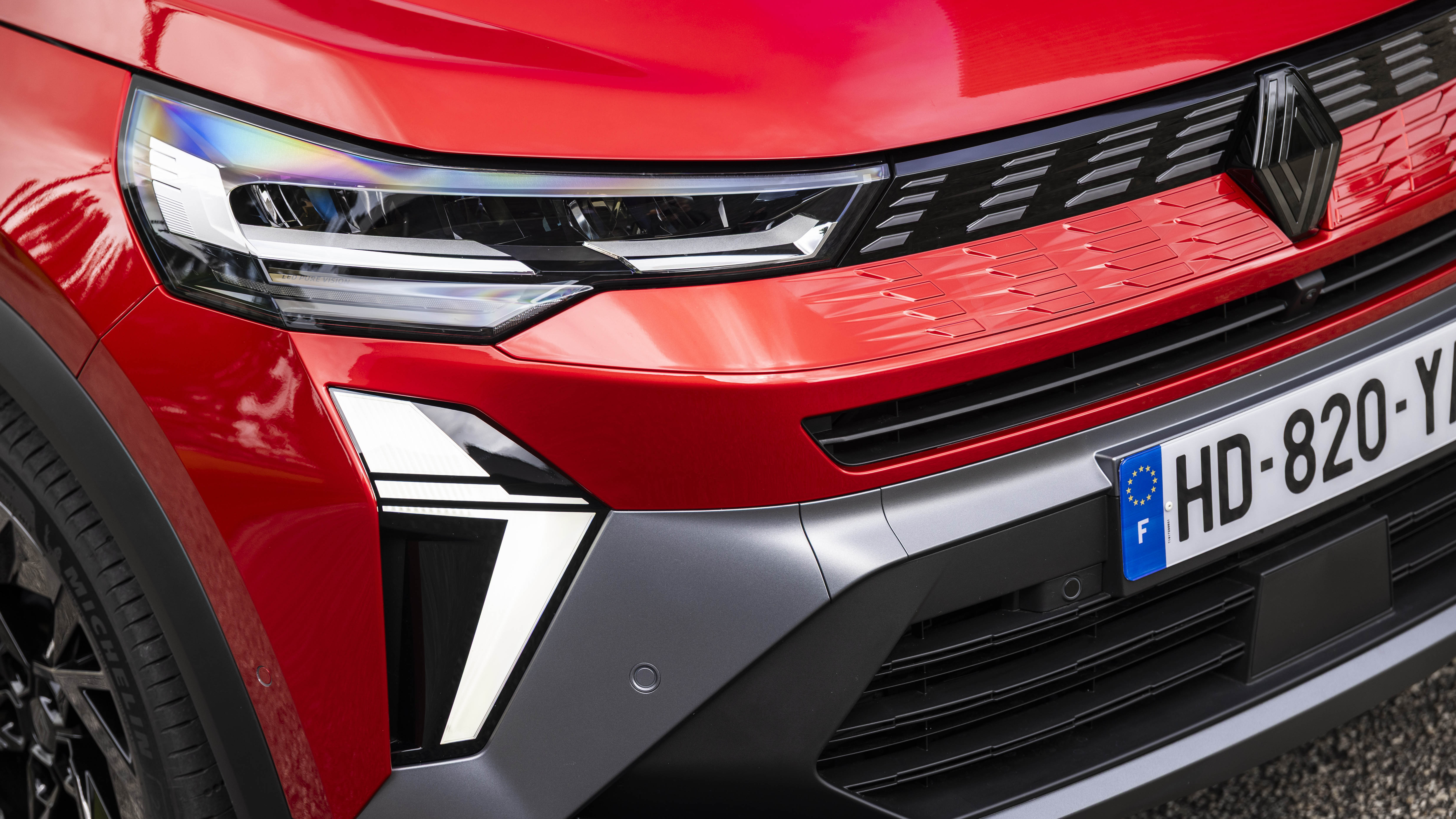 2026 Renault Symbioz Hibrit Aile SUV’u Nasıl? - fotoğraf 15
