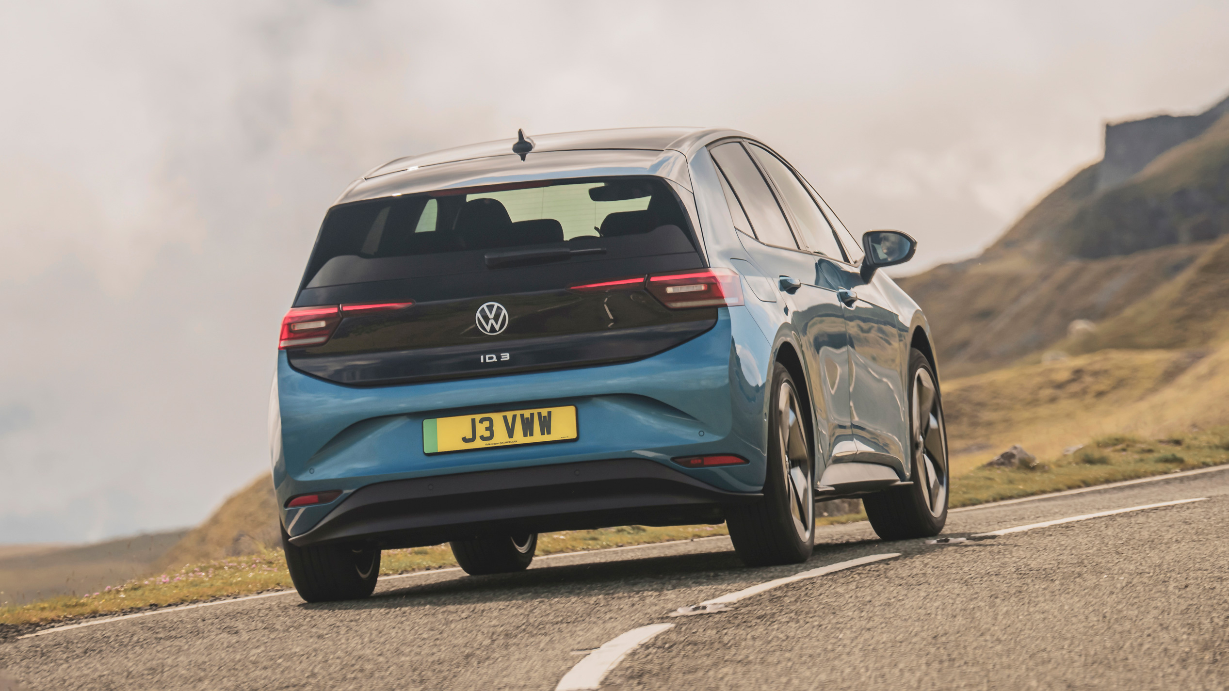 2026 Volkswagen ID. 3 Elektrikli İncelemesi: Satın Alma Rehberi - fotoğraf 2