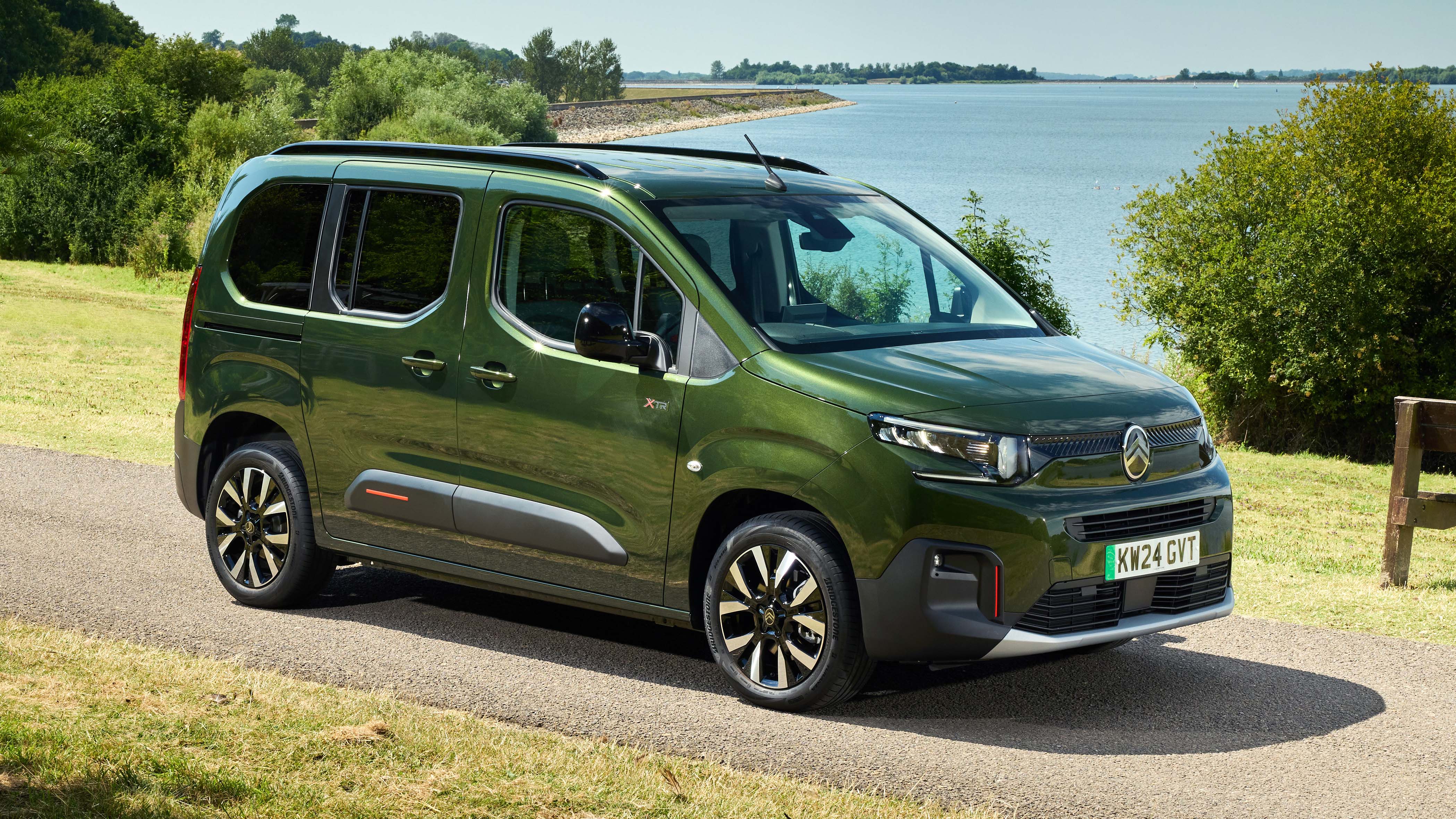 2026 Citroen ë-Berlingo Elektrikli Aile Aracı Olarak Nasıl? - fotoğraf 17