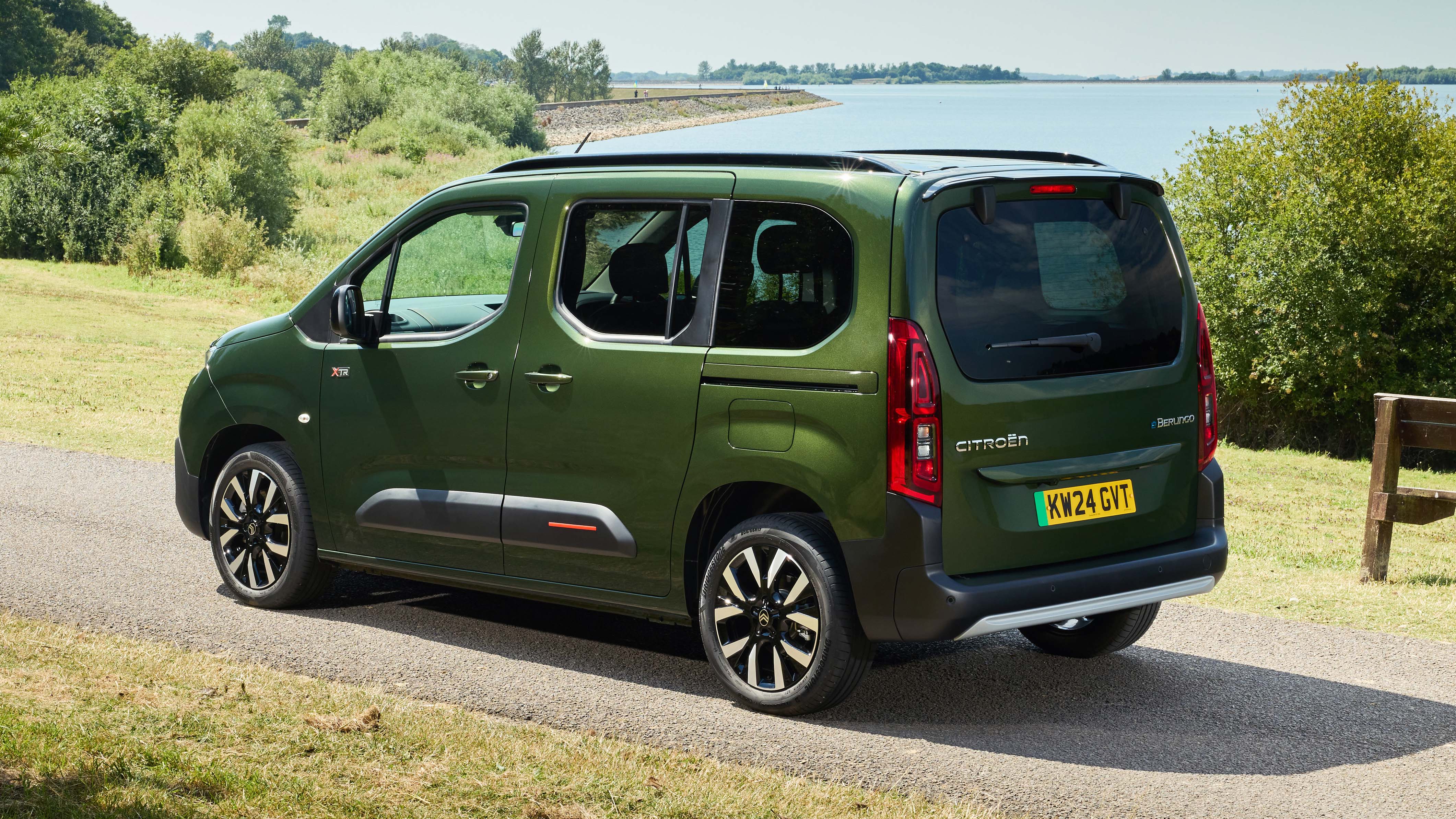 2026 Citroen ë-Berlingo Elektrikli Aile Aracı Olarak Nasıl? - fotoğraf 18
