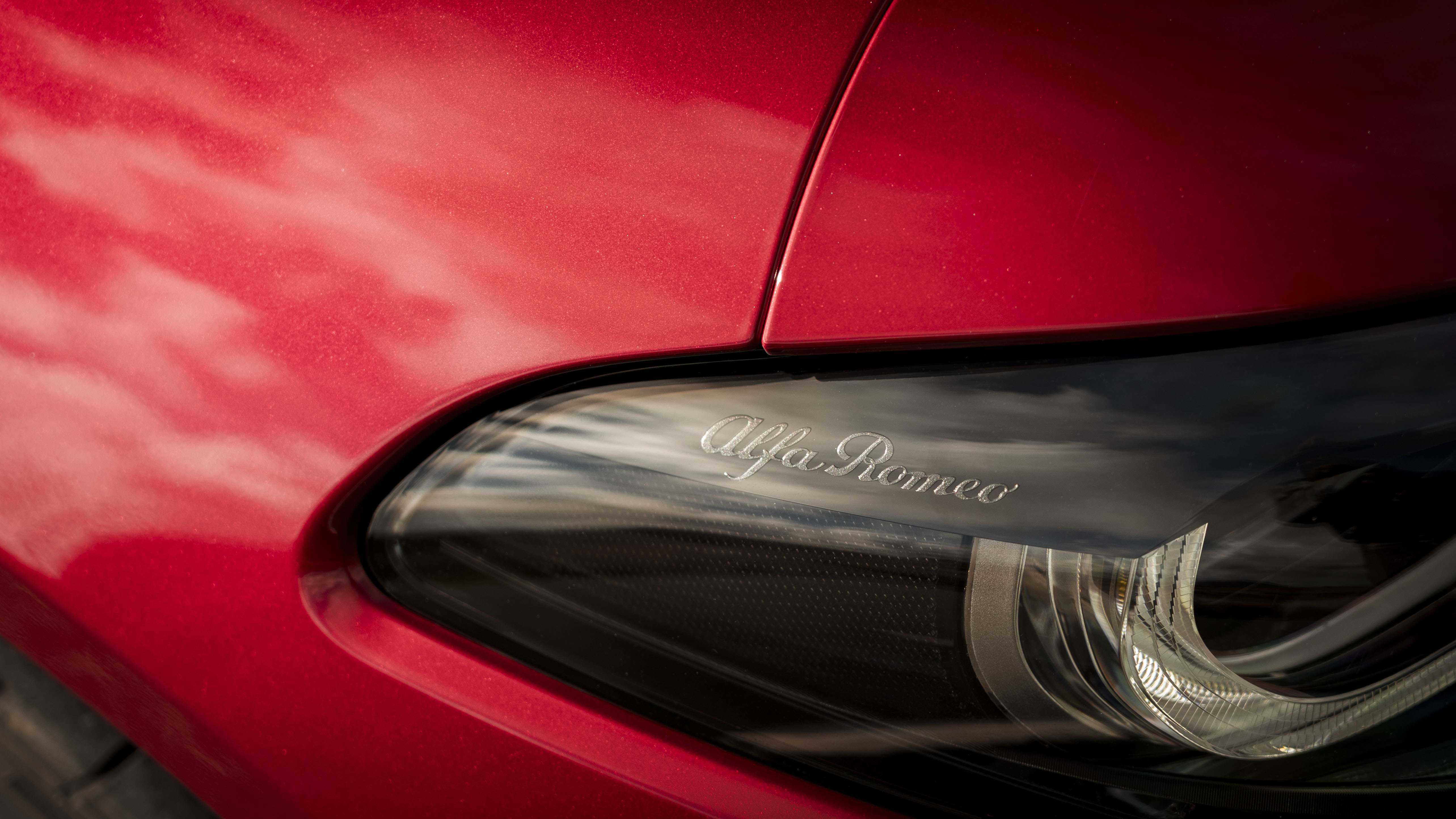 2026 Alfa Romeo Giulia Quadrifoglio Benzinli Sedan Nasıl Bir Seçim? - fotoğraf 9