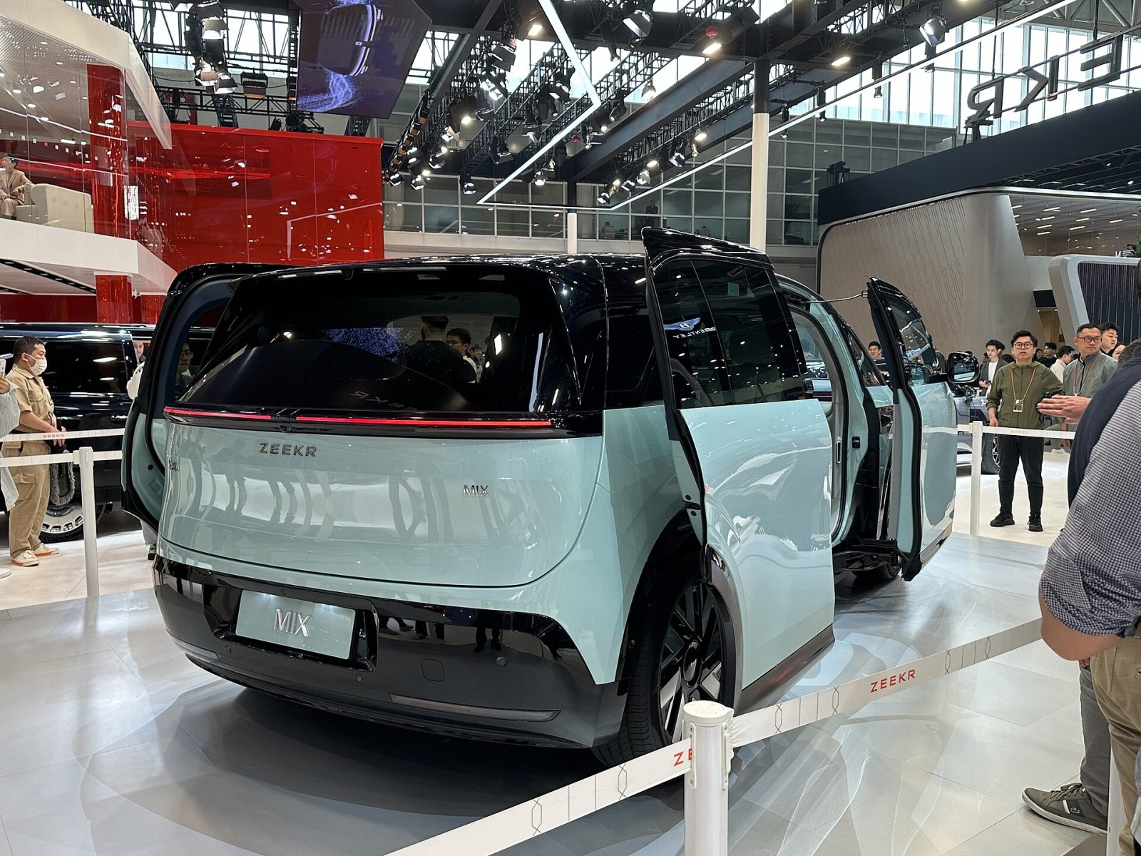 2026 Zeekr MIX Elektrikli MPV: Günlük Kullanımında Neler Sunuyor? - fotoğraf 5