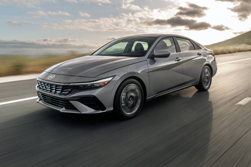 2026 Hyundai Elantra Benzinli Alınır mı? Sedanı Yakından Tanıyın - fotoğraf 4