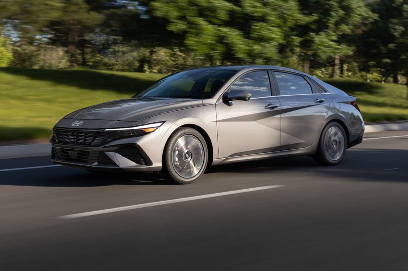 2026 Hyundai Elantra Benzinli Alınır mı? Sedanı Yakından Tanıyın - fotoğraf 5