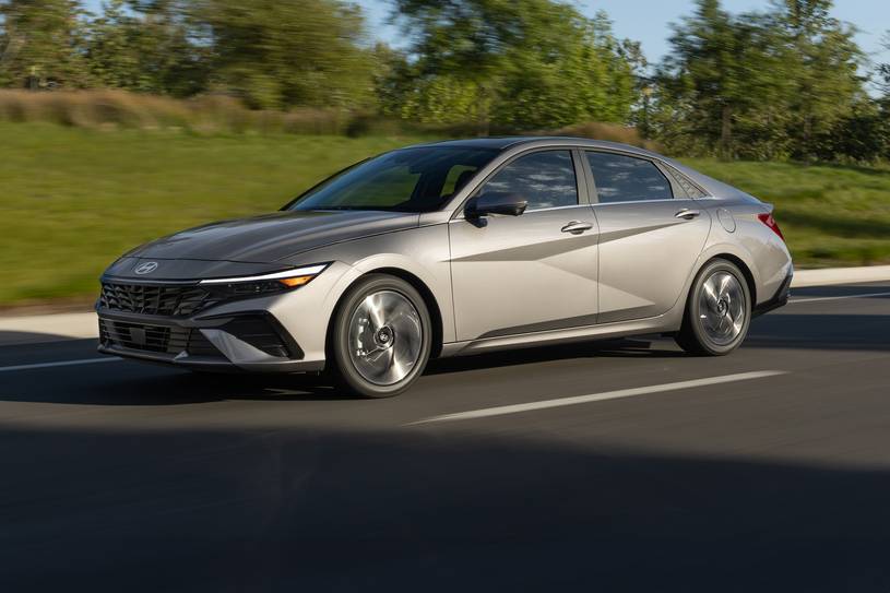 2026 Hyundai Elantra Benzinli Alınır mı? Sedanı Yakından Tanıyın - fotoğraf 6