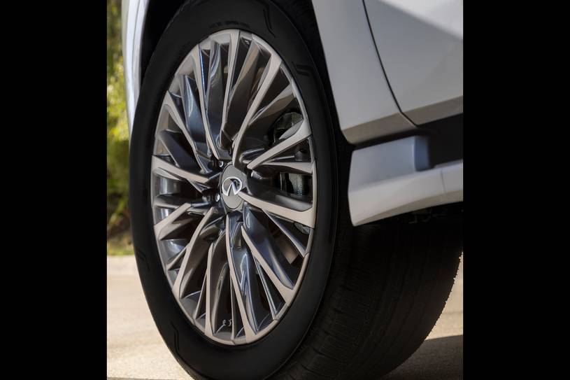 2026 Infiniti QX80 Benzinli SUV Hangi Kullanıcıya Uyar? - fotoğraf 22