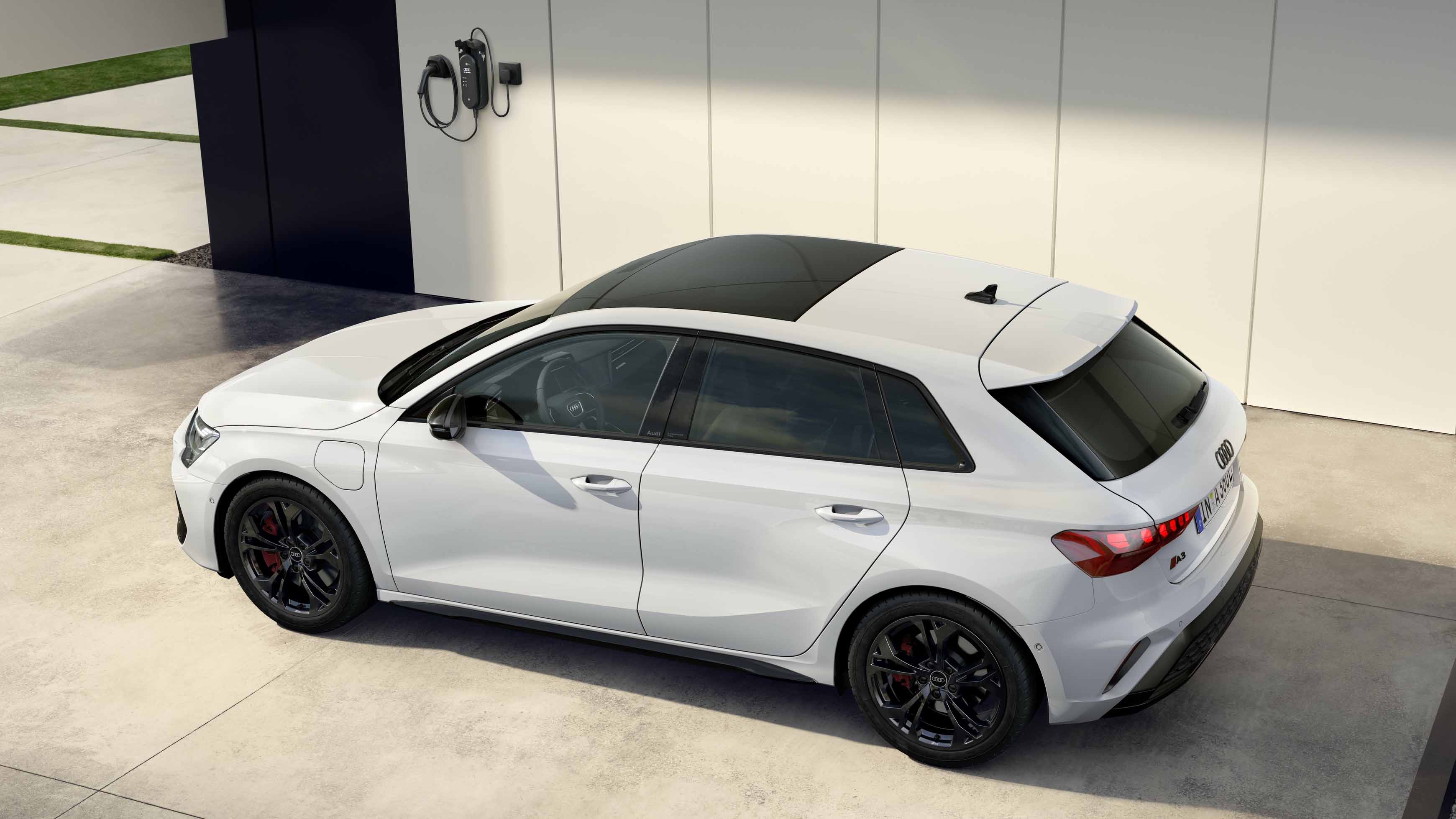 Audi A3 2026 Hibrit Alınır mı? Güncel Modelin Artı ve Eksileri - fotoğraf 1